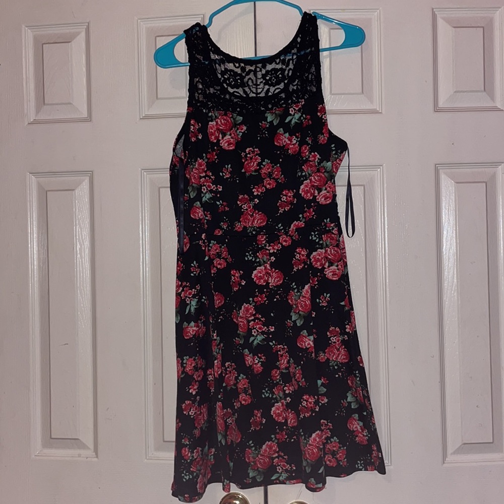 Black lace dress with red roses
